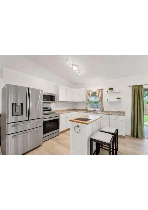4021 SW 72ND TERRACE Davie, FL 33314
