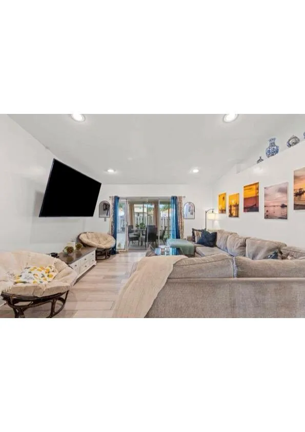 4021 SW 72ND TERRACE Davie, FL 33314