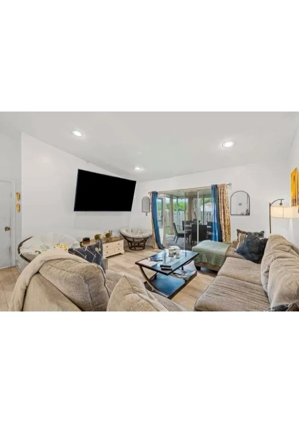 4021 SW 72ND TERRACE Davie, FL 33314