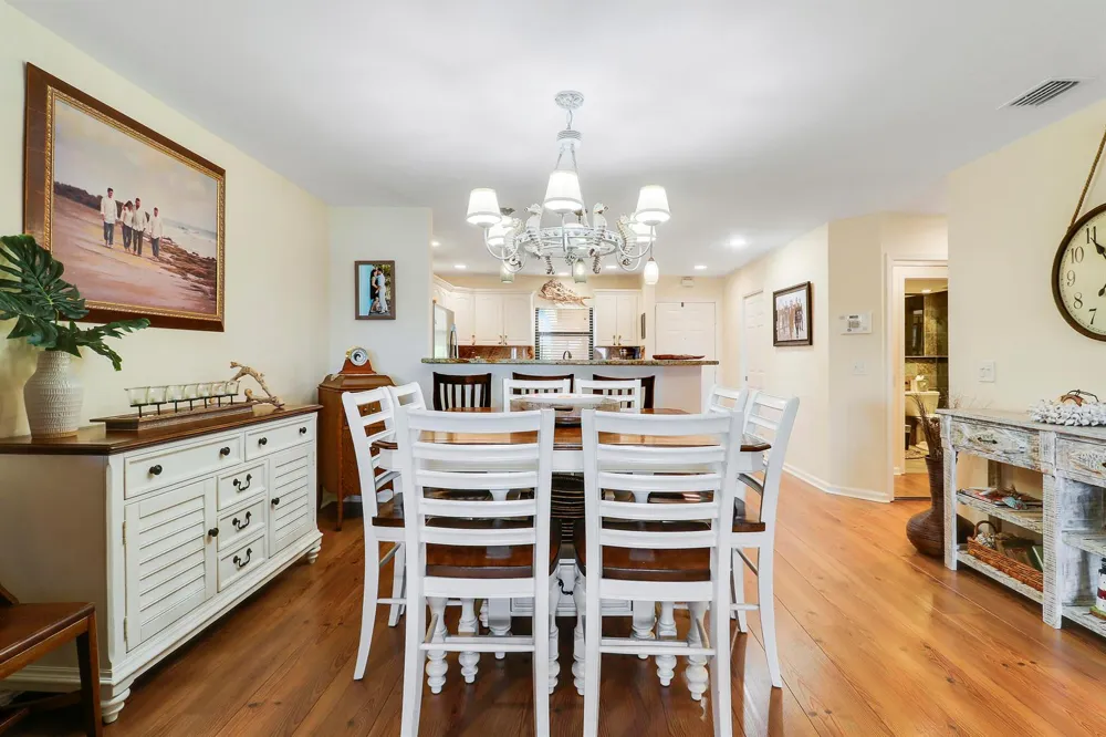711 Hummingbird Way #201 North Palm Beach, FL 33408