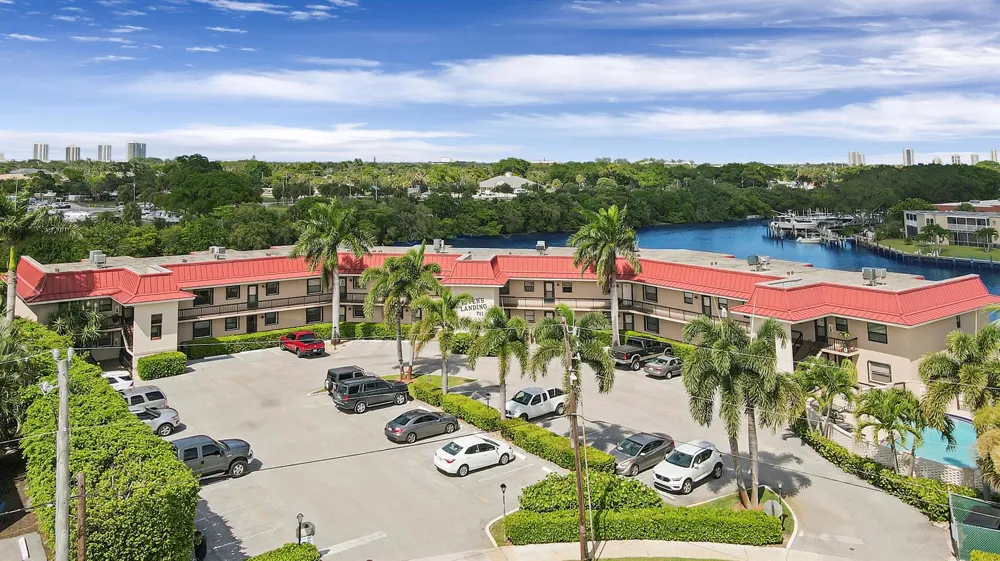 711 Hummingbird Way #201 North Palm Beach, FL 33408