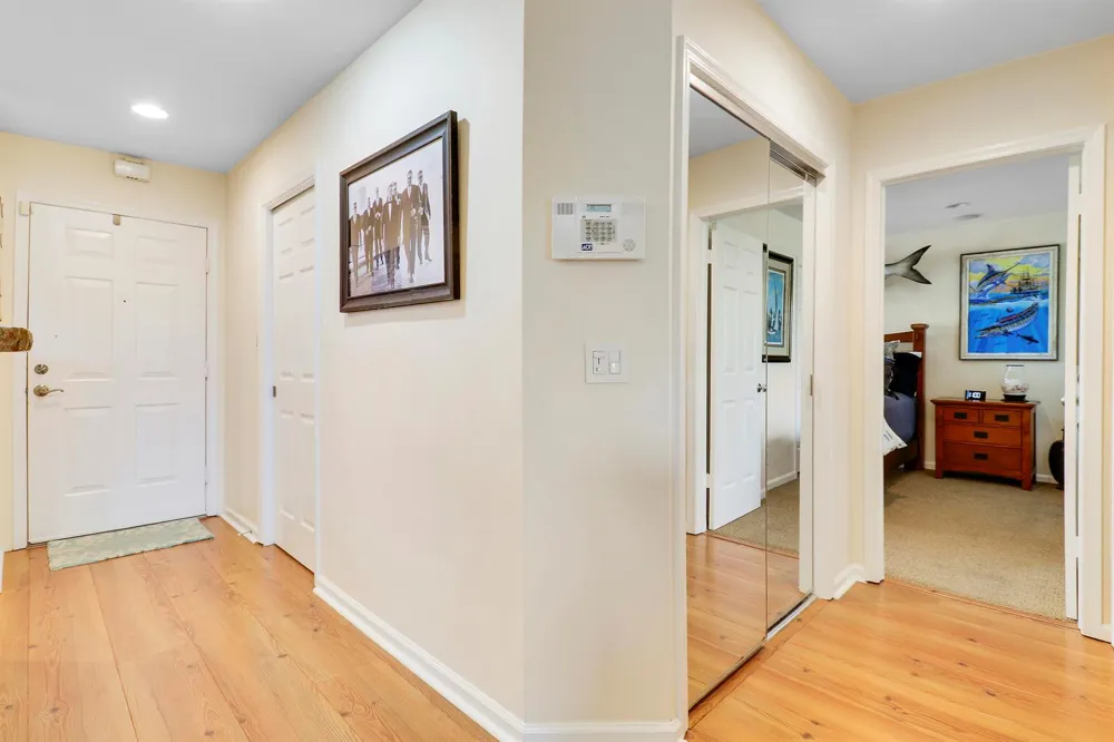 711 Hummingbird Way #201 North Palm Beach, FL 33408