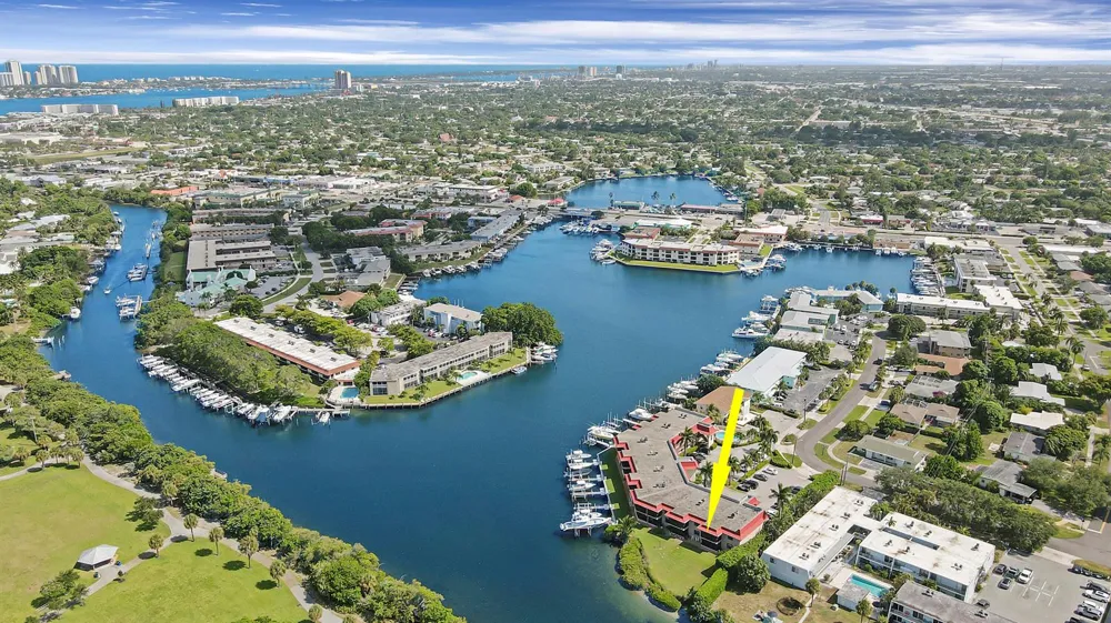711 Hummingbird Way #201 North Palm Beach, FL 33408