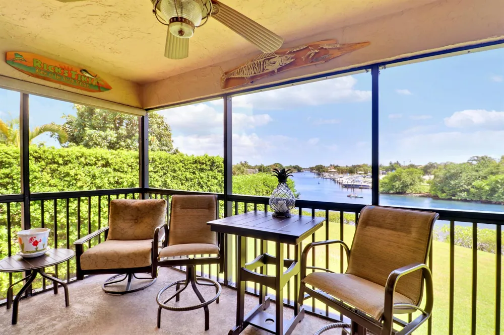 711 Hummingbird Way #201 North Palm Beach, FL 33408