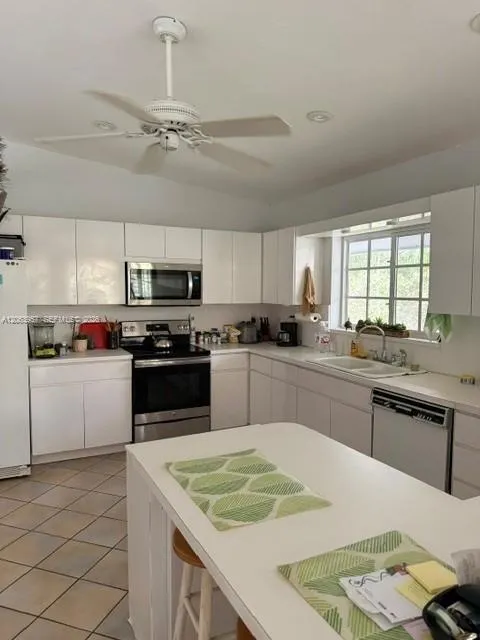 23805 SW 142nd Ave Miami, FL 33032