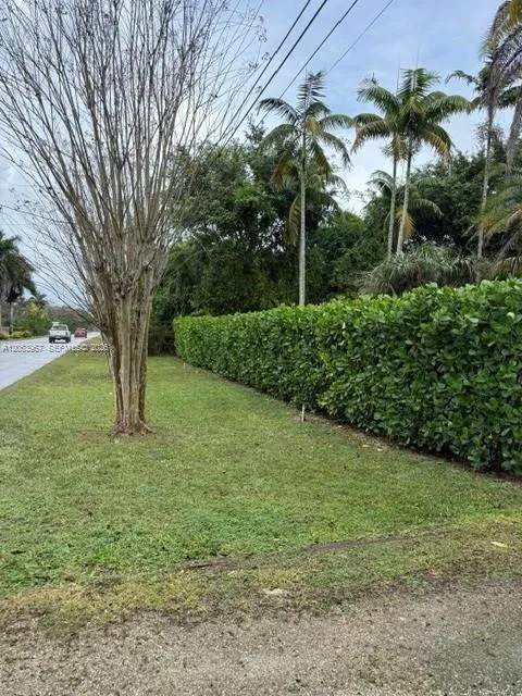 23805 SW 142nd Ave Miami, FL 33032