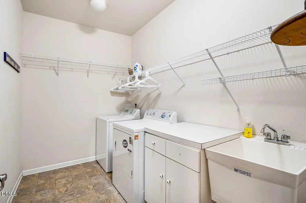91 Dover Grant Chapel Hill, NC 27517