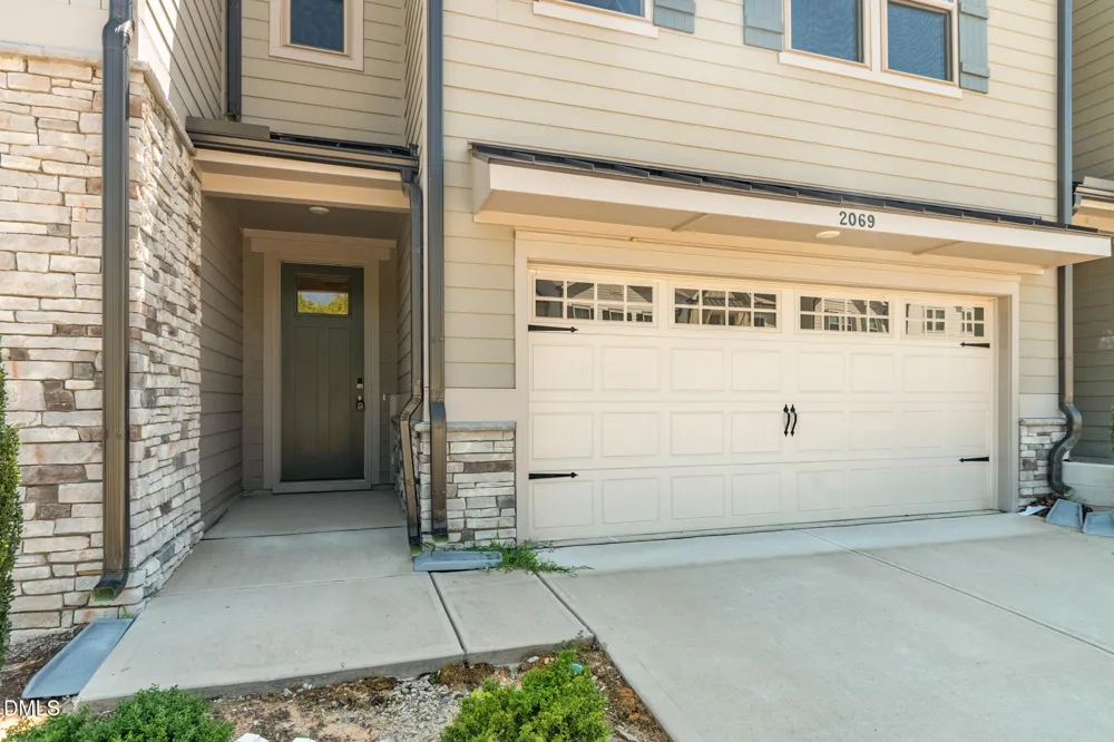2069 Maggie Valley Drive Apex, NC 27502
