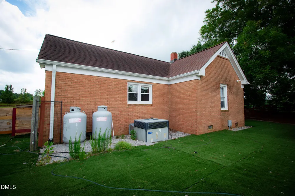 1520 Old Barbour Road Benson, NC 27504