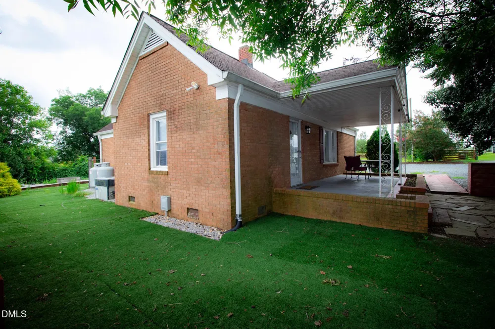 1520 Old Barbour Road Benson, NC 27504