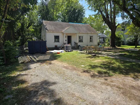 309 Crestview Dr