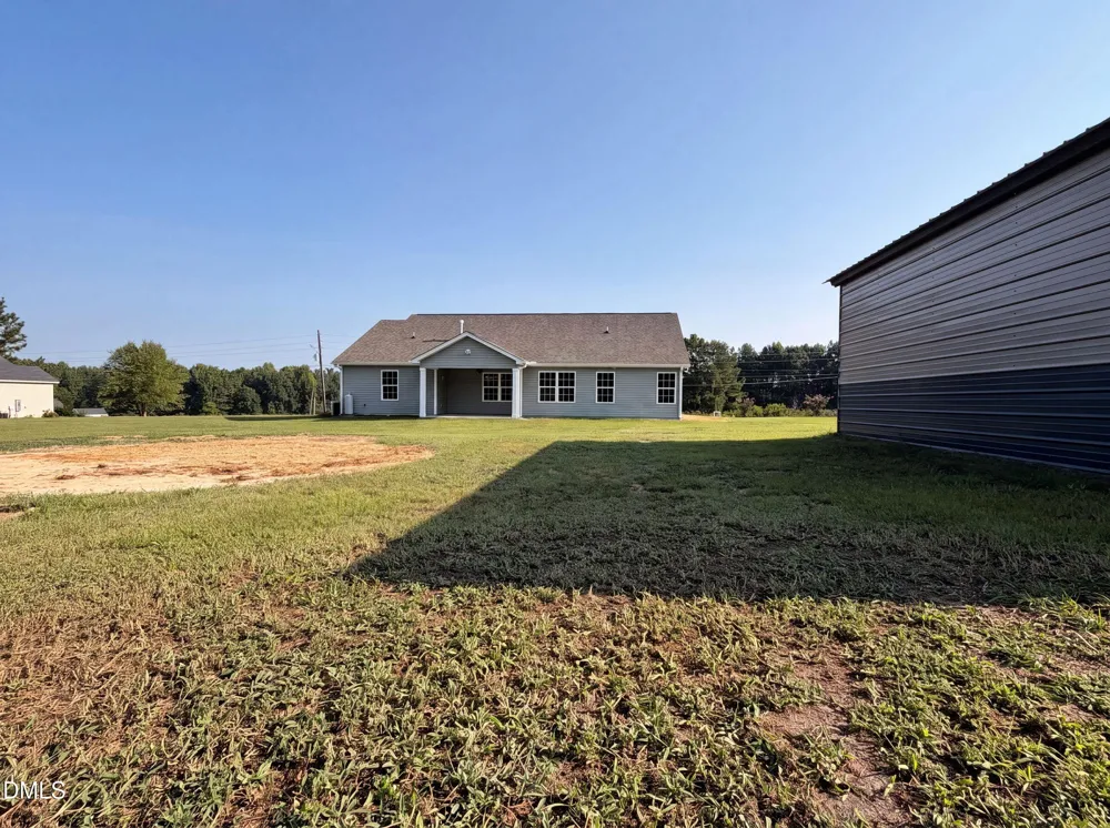 3524 Nc 27 Coats, NC 27521