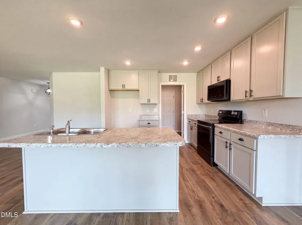 3524 Nc 27 Coats, NC 27521