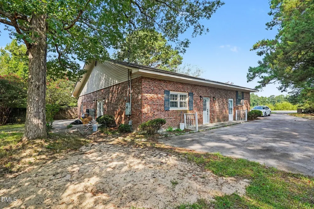 12821 Carolina 242 Highway S Bladenboro, NC 28320