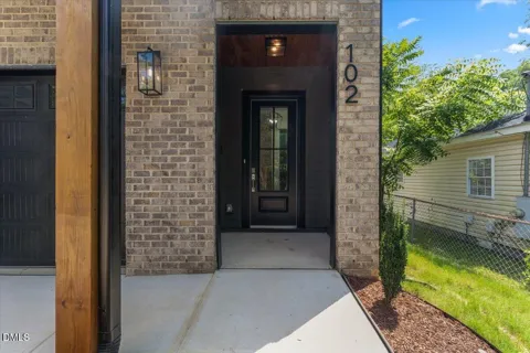 720 Oakwood Avenue #102