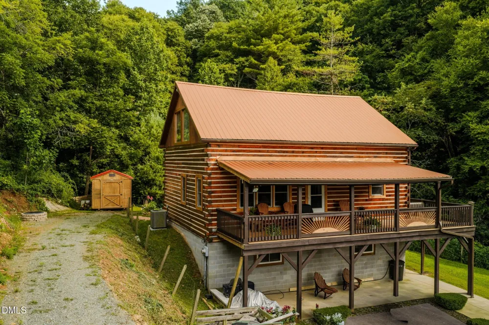 628 Roberts Road Laurel Springs, NC 28644