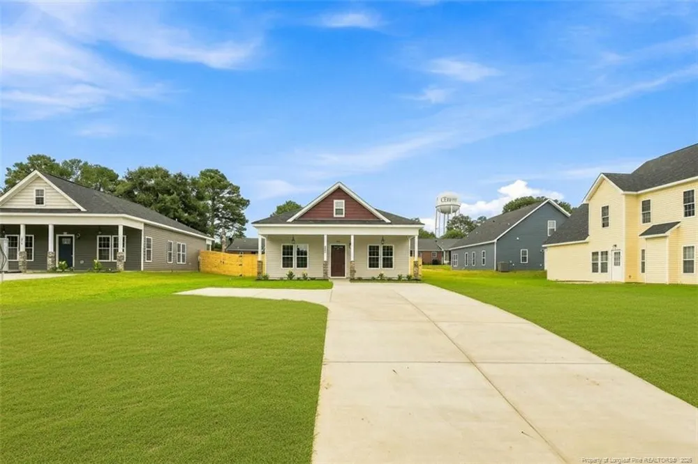 802 Holmes Street Clinton, NC 28328