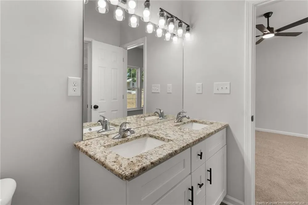 802 Holmes Street Clinton, NC 28328