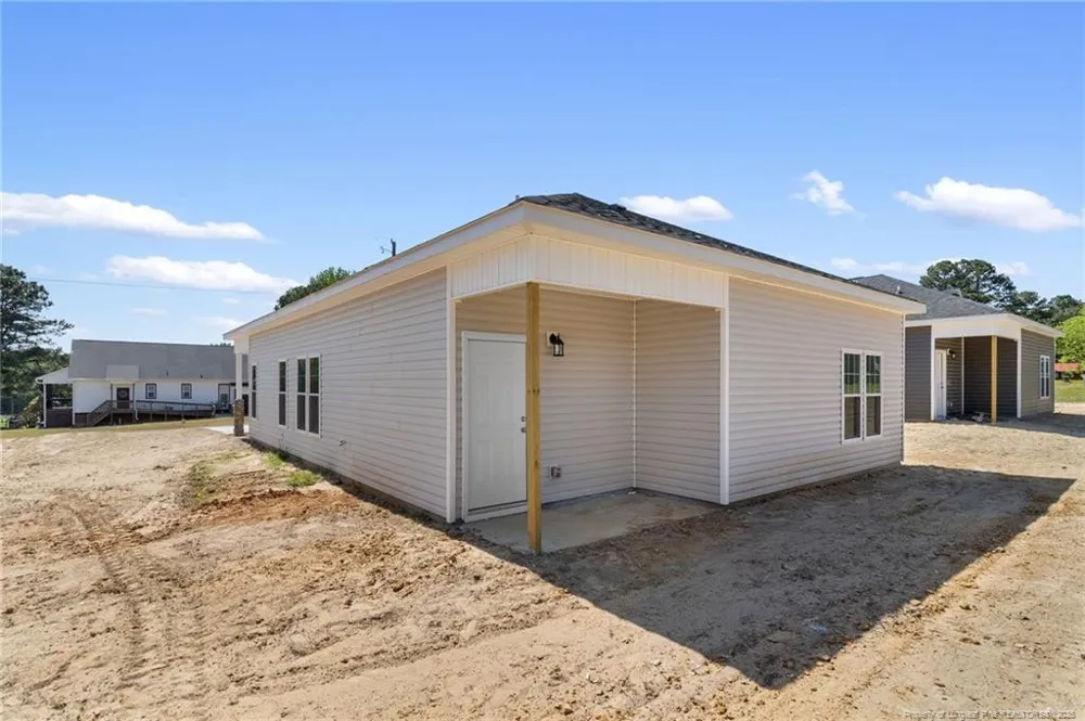 802 Holmes Street Clinton, NC 28328