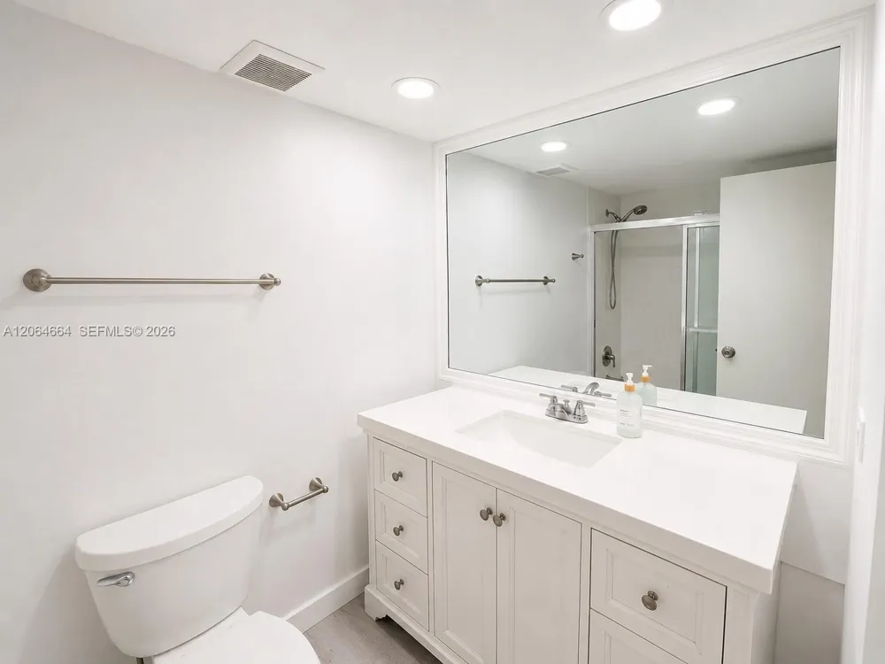 250 174th St #510 Sunny Isles Beach, FL 33160
