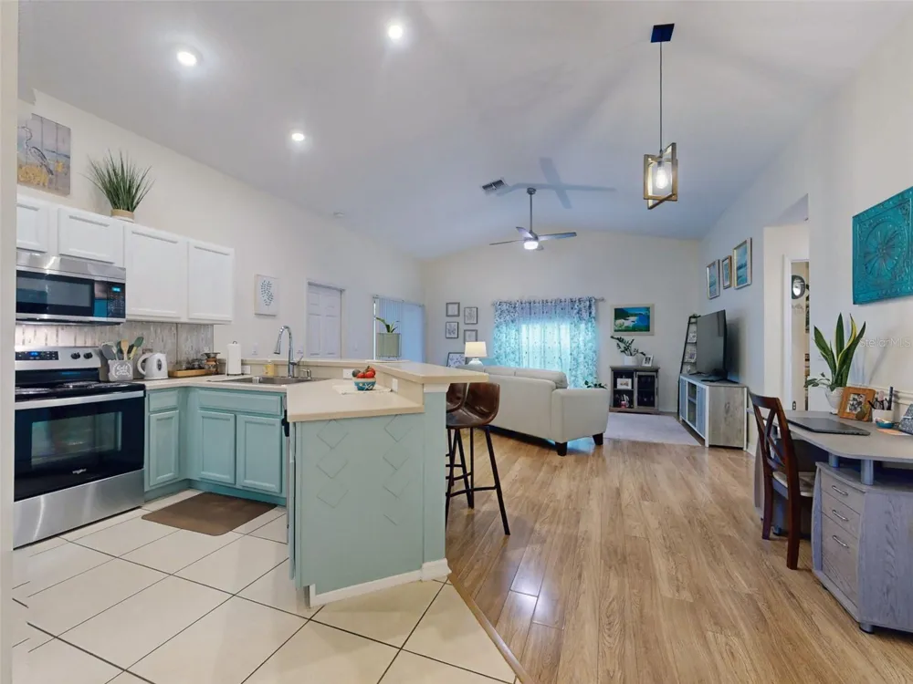 242 PINE BLUFF AVENUE #242 Deland, FL 32724