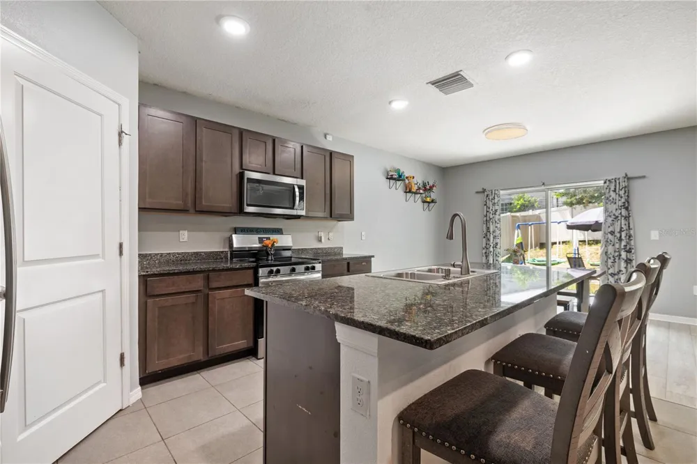 9210 WATOLLA DRIVE Thonotosassa, FL 33592