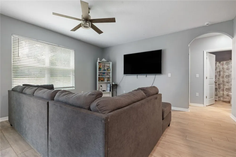 9210 WATOLLA DRIVE Thonotosassa, FL 33592