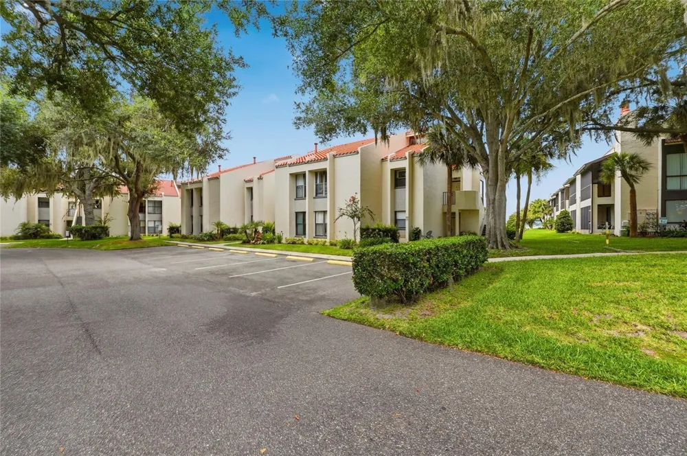 503 SWEET BAY CIRCLE Winter Haven, FL 33884