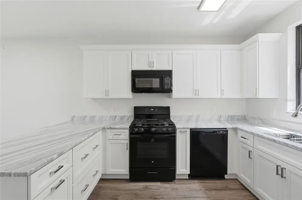 503 SWEET BAY CIRCLE Winter Haven, FL 33884