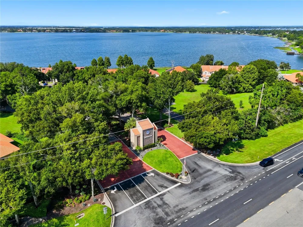 503 SWEET BAY CIRCLE Winter Haven, FL 33884