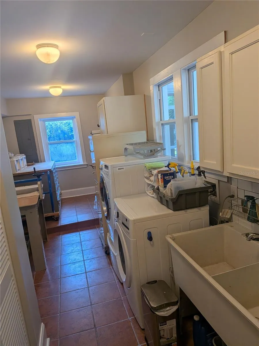 410 E PARK STREET Lakeland, FL 33803