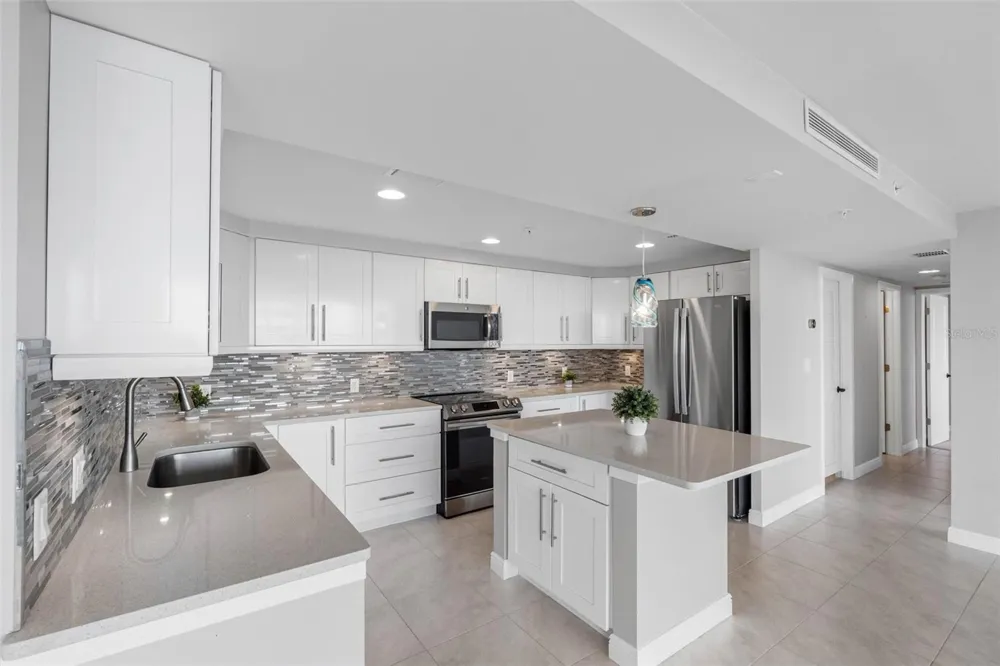 223 ISLAND WAY #7F Clearwater Beach, FL 33767