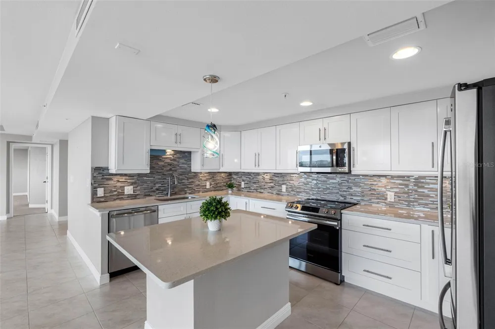 223 ISLAND WAY #7F Clearwater Beach, FL 33767