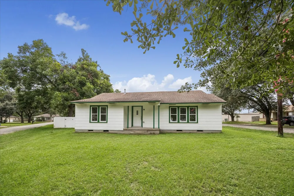 707 Oleander Sealy, TX 77474