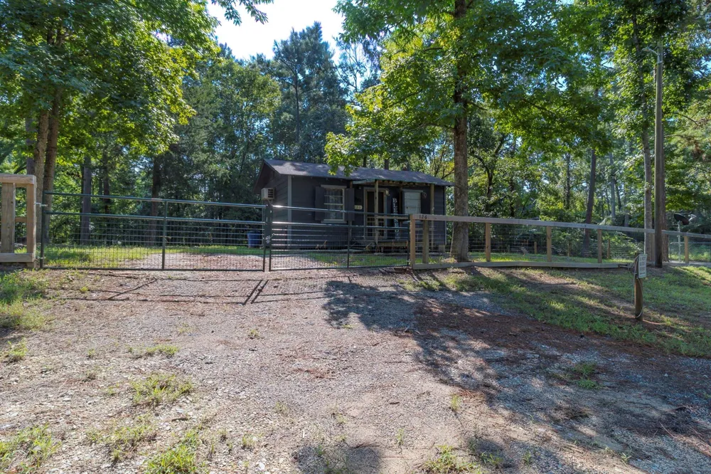 126 Pine Ridge Onalaska, TX 77360