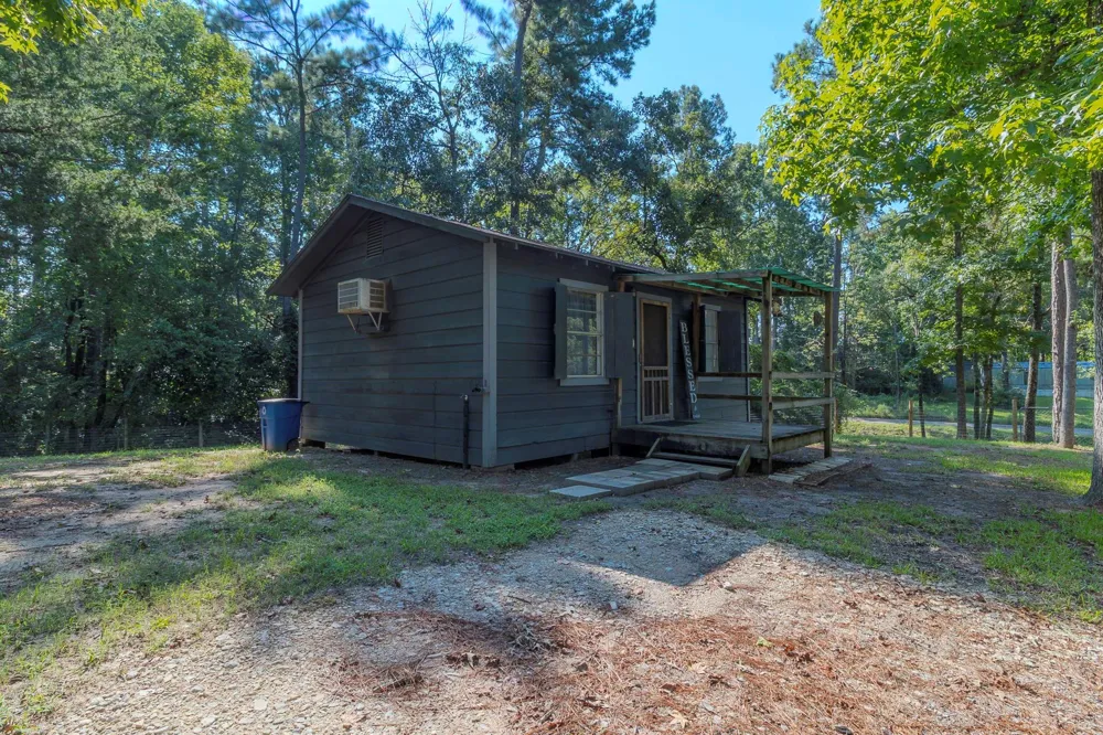 126 Pine Ridge Onalaska, TX 77360