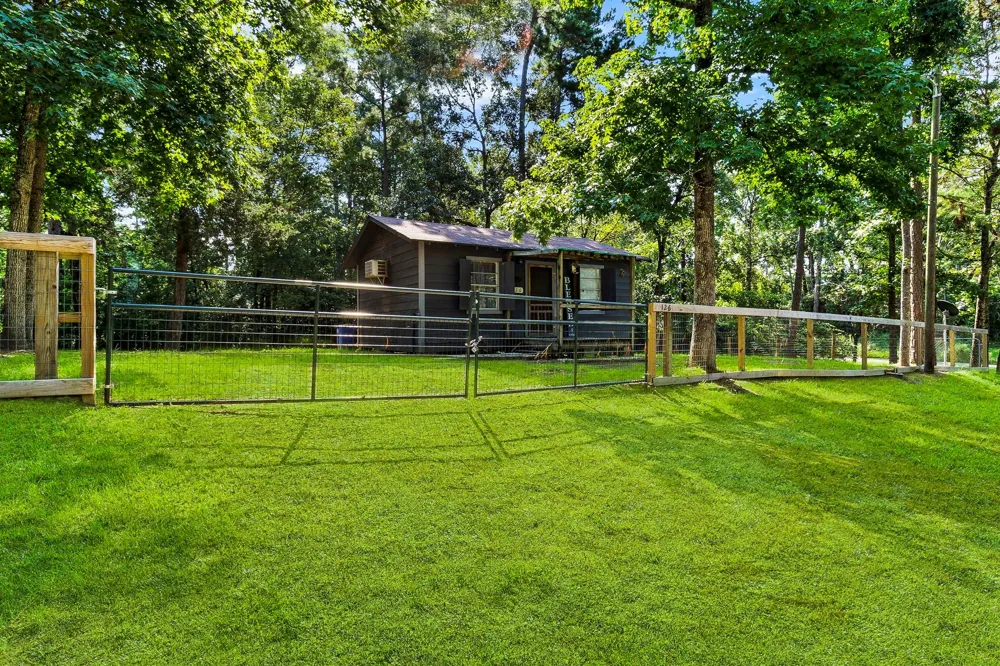 126 Pine Ridge Onalaska, TX 77360