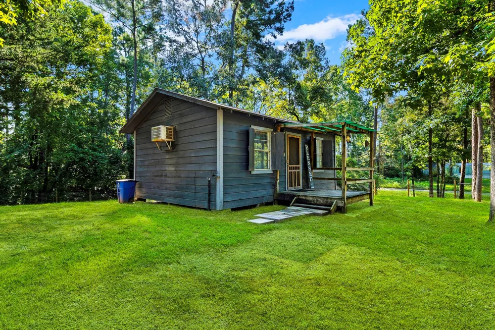 126 Pine Ridge Onalaska, TX 77360