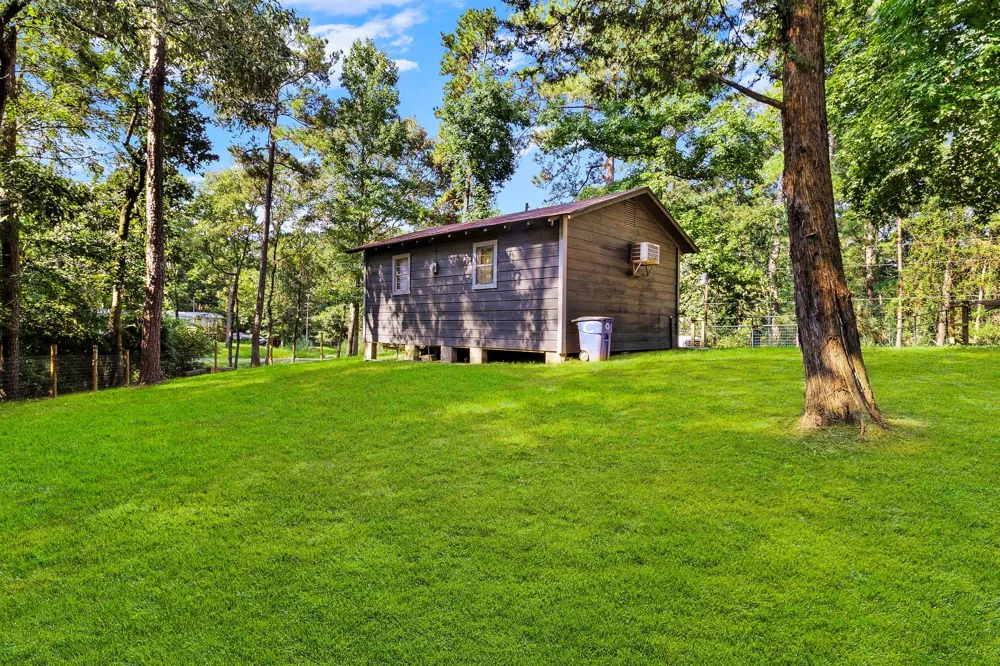 126 Pine Ridge Onalaska, TX 77360