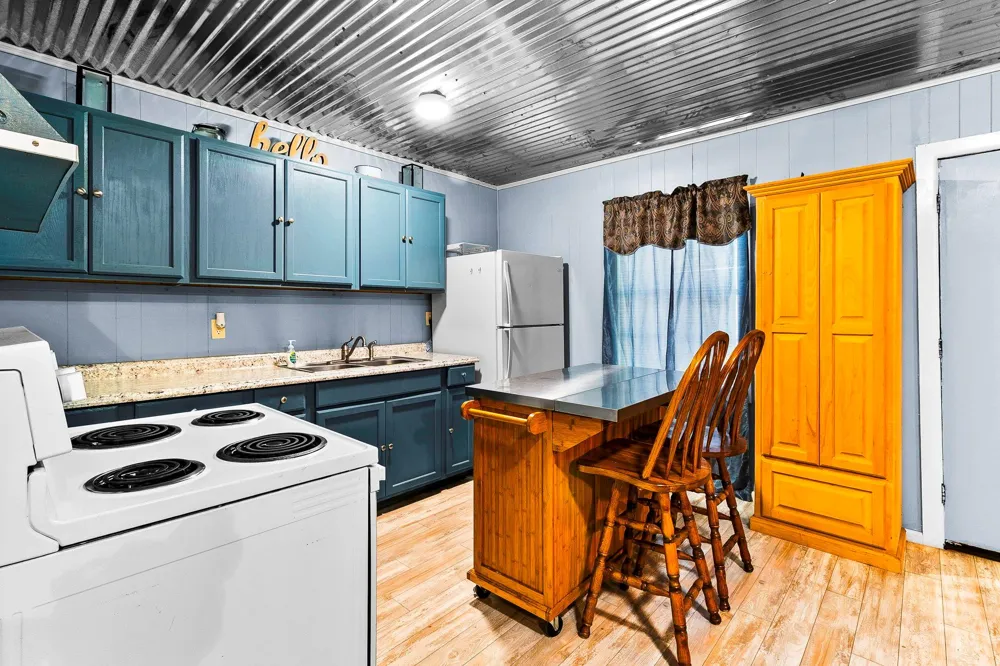 126 Pine Ridge Onalaska, TX 77360