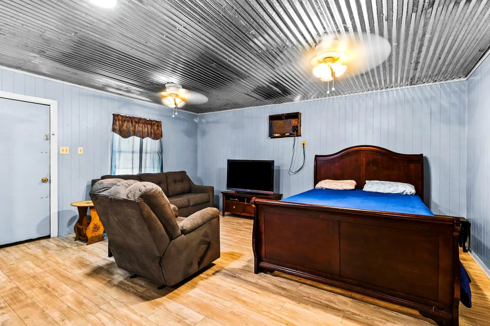 126 Pine Ridge Onalaska, TX 77360