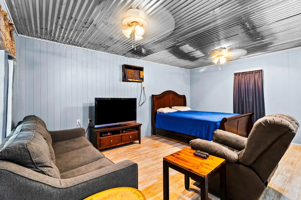 126 Pine Ridge Onalaska, TX 77360