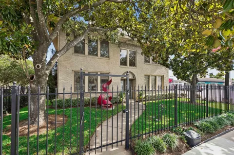 1601 Westheimer Road #C