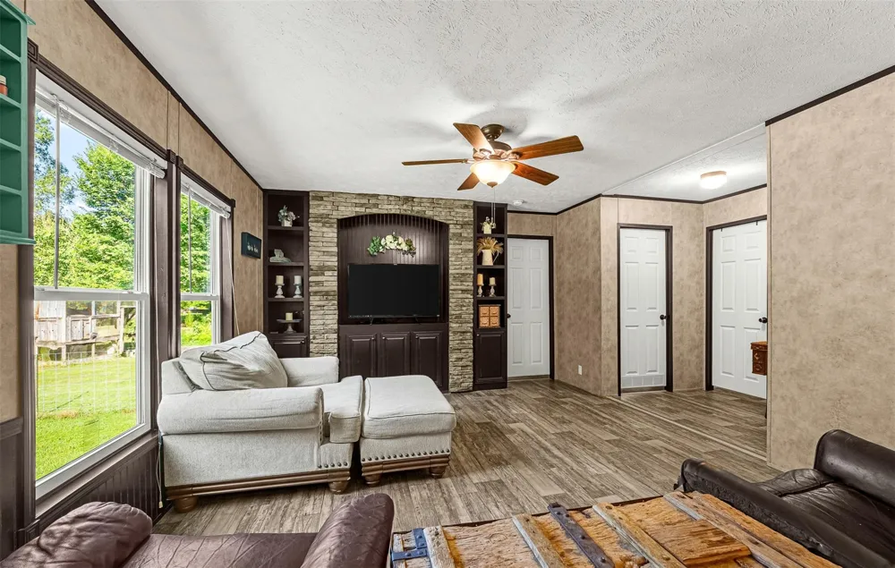 12626 Highway 105 Cleveland, TX 77327