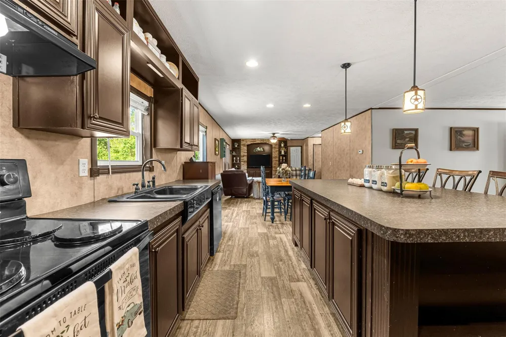 12626 Highway 105 Cleveland, TX 77327