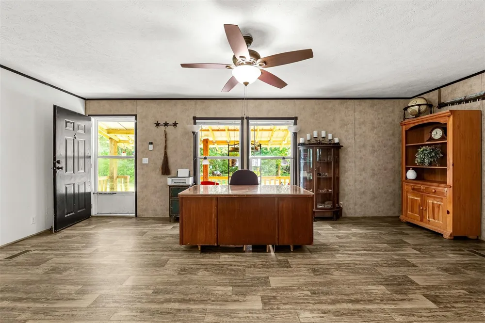 12626 Highway 105 Cleveland, TX 77327