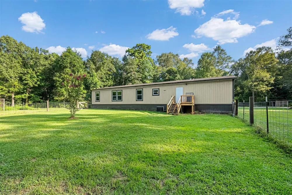 12626 Highway 105 Cleveland, TX 77327