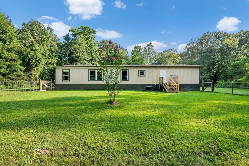 12626 Highway 105 Cleveland, TX 77327