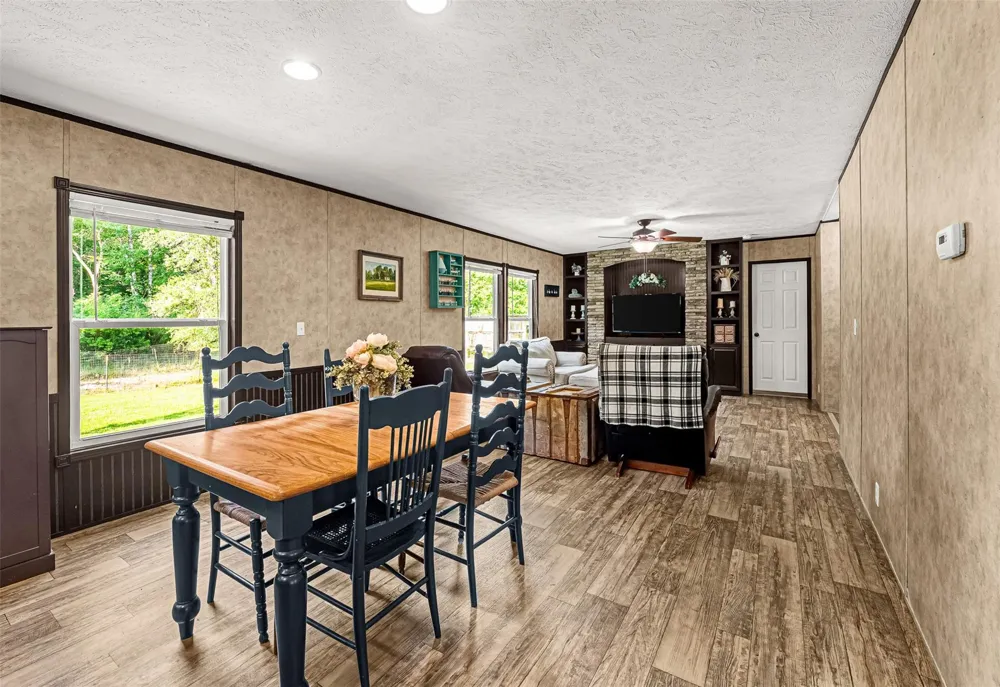 12626 Highway 105 Cleveland, TX 77327