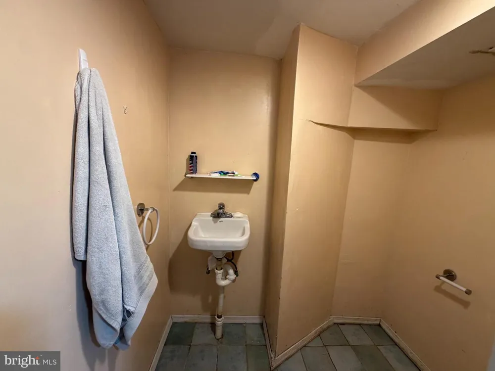 2156 GLENVIEW STREET Philadelphia, PA 19149